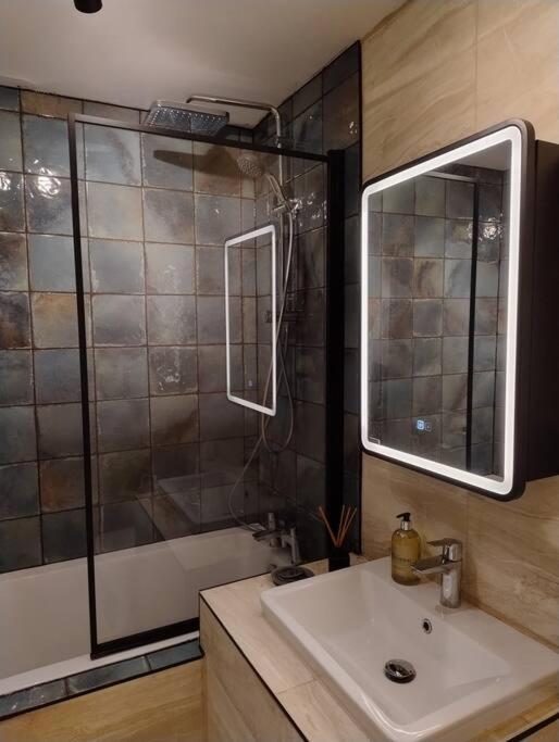 Bijou White Hart Lane Apartment *