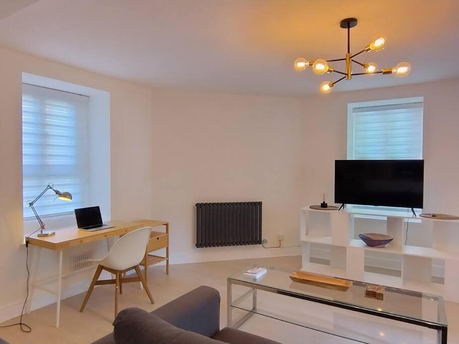 Апартаменты Bijou White Hart Lane *